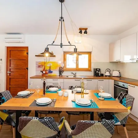 Apartmán Apartment Luci - 40 M From Sea