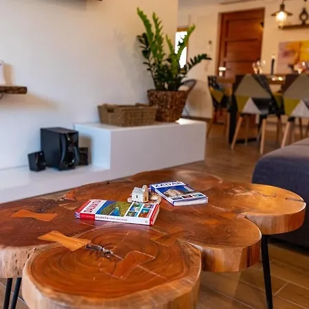 Apartment Luci - 40 M From Sea Apartmán *
