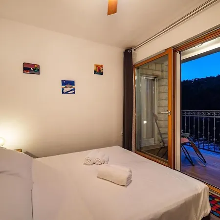 Apartment Luci - 40 M From Sea Apartman